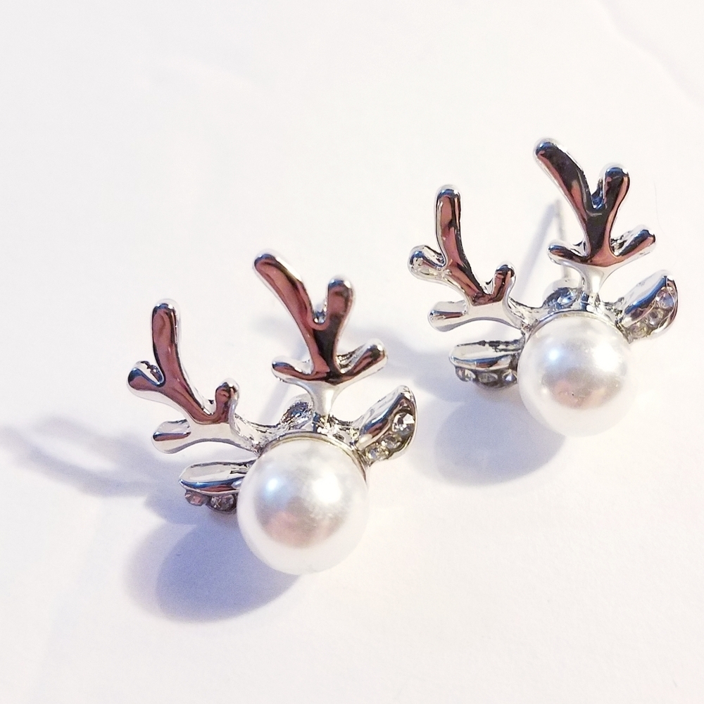 Reindeer Earrings Silver Tone with Faux Pearl New